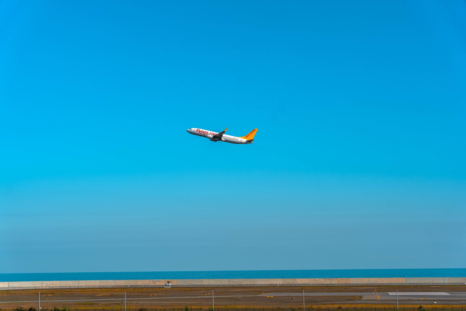 Best Time to Book Flights: The 2026 Guide to Cheaper Airfare