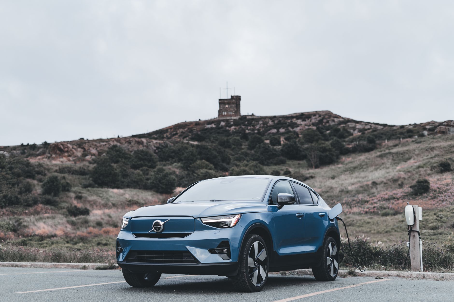 Electric Vehicle Road Trip Planner: Routes, Charging Stops and Range